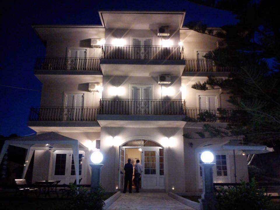 Sea Breeze Apartments Ликсури Екстериор снимка