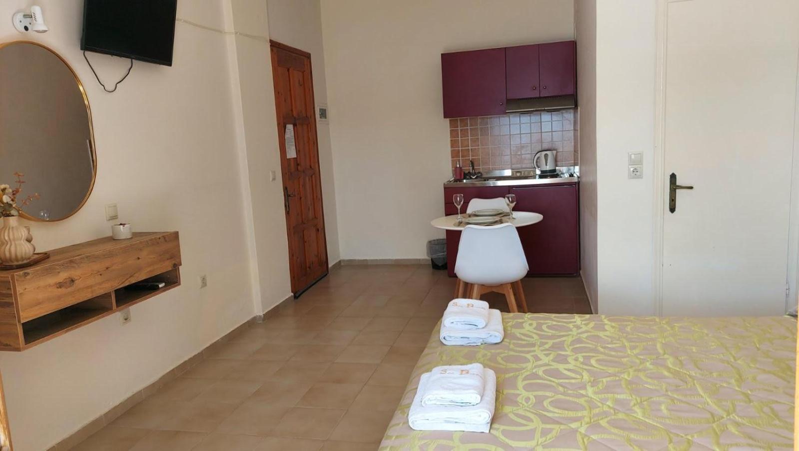 Sea Breeze Apartments Ликсури Екстериор снимка