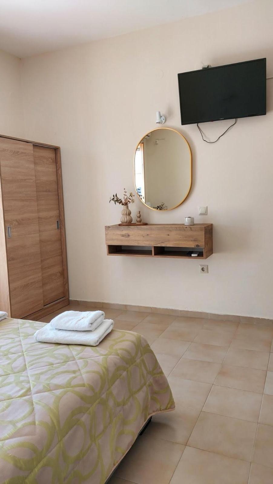 Sea Breeze Apartments Ликсури Екстериор снимка