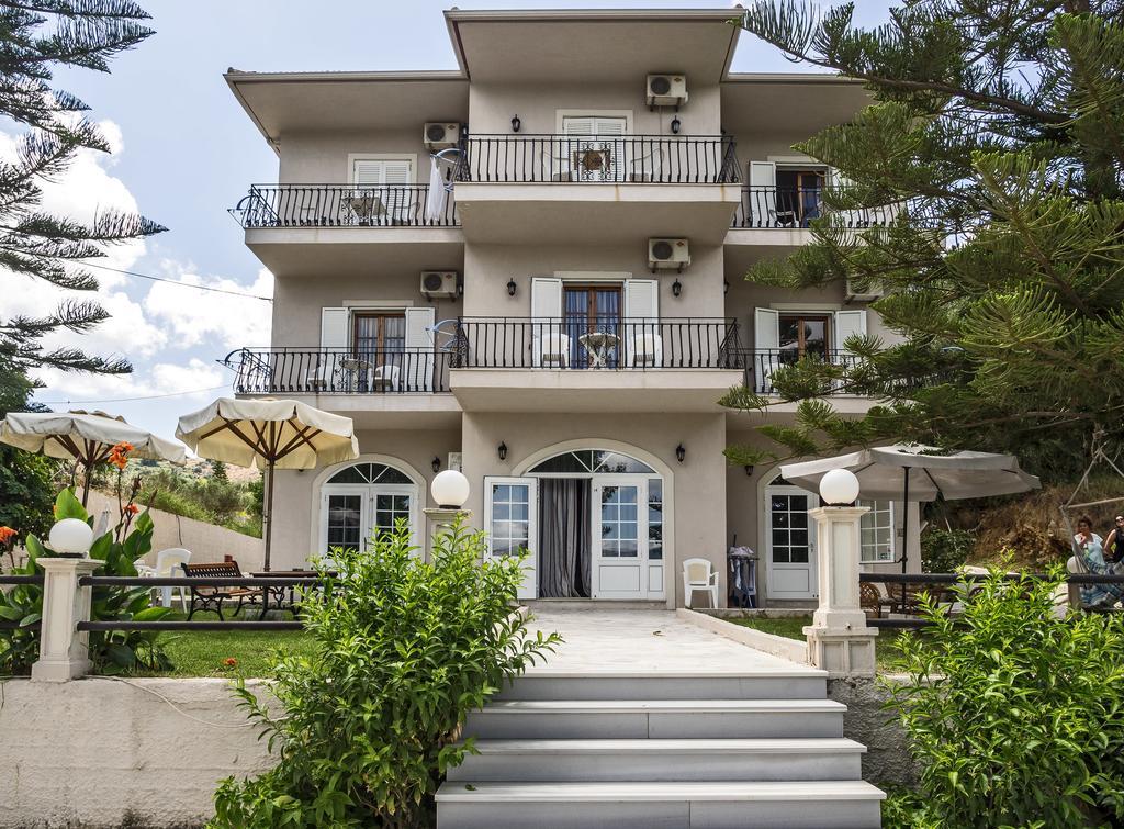 Sea Breeze Apartments Ликсури Екстериор снимка